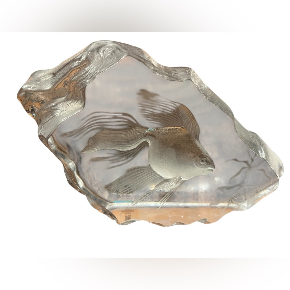 Mats Janasso Vintage Lead Crystal Glass Frosted Engraved Fish Sculpture